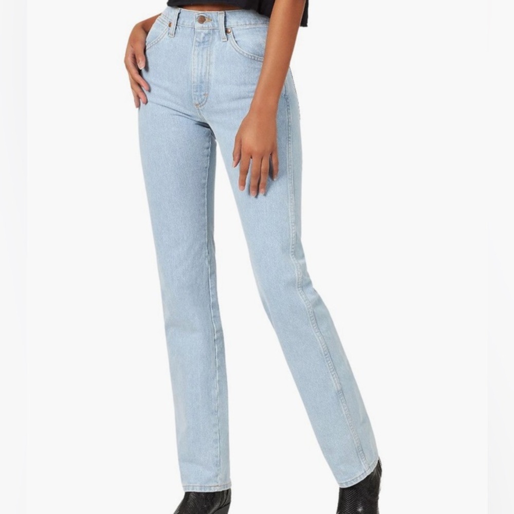 Wrangler sky Blue  Women’s Leather Patch Slim Fit Cowboy Jeans Size 13/36
